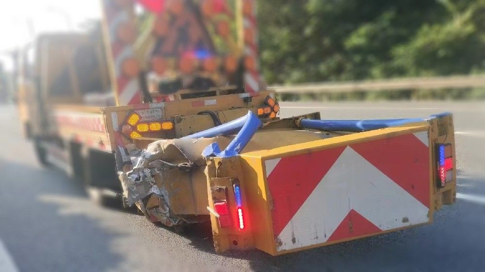 广州70K防撞缓冲车发生连环追尾事故，道路作业安全再敲警钟