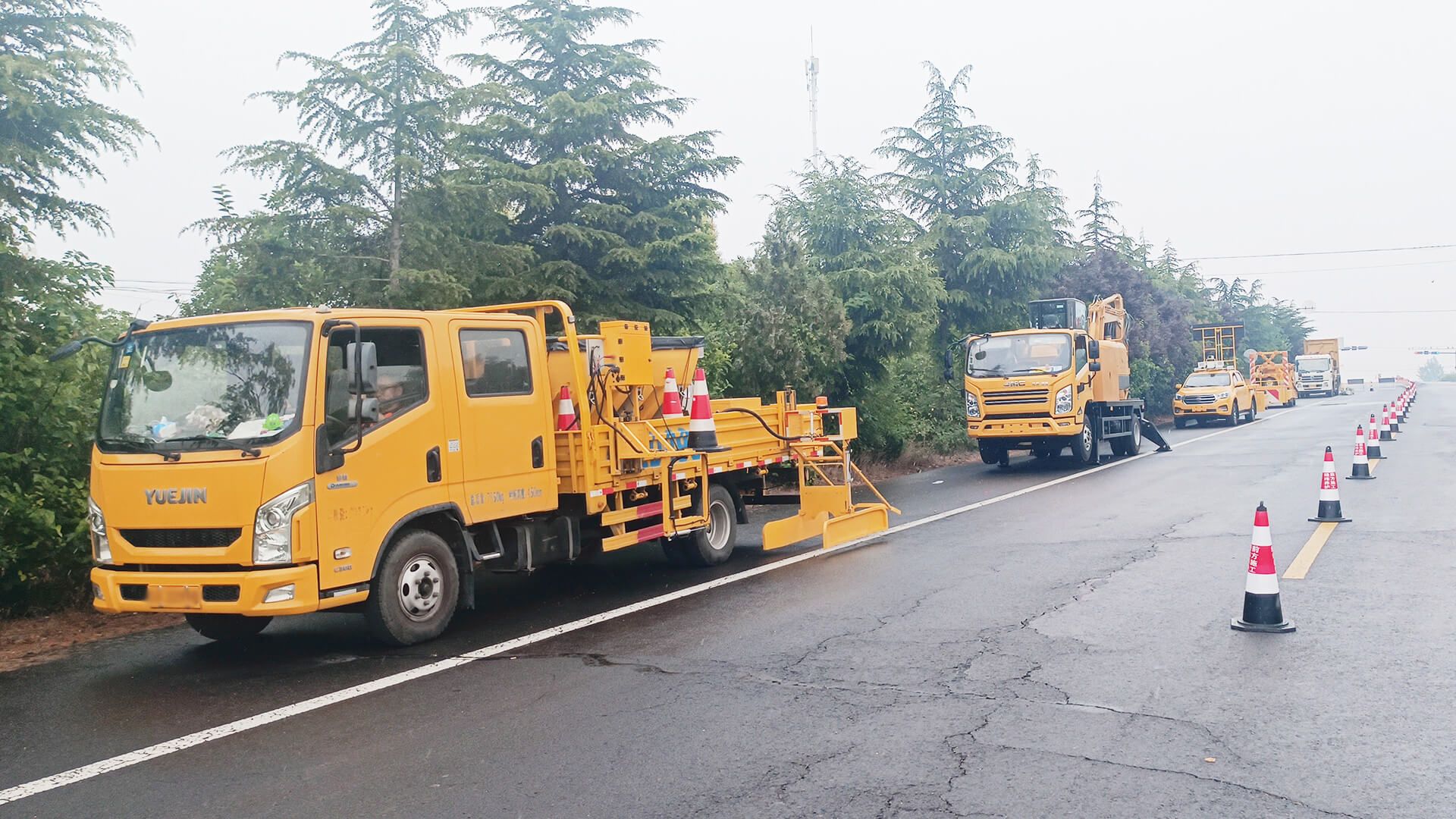 南京同道携手淮安市政部门联合演示道路坑槽修补 · 配图 2